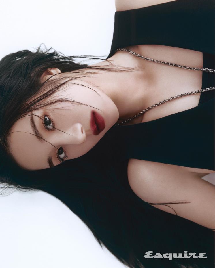 톱 블루마린. 네클리스 크롬하츠.