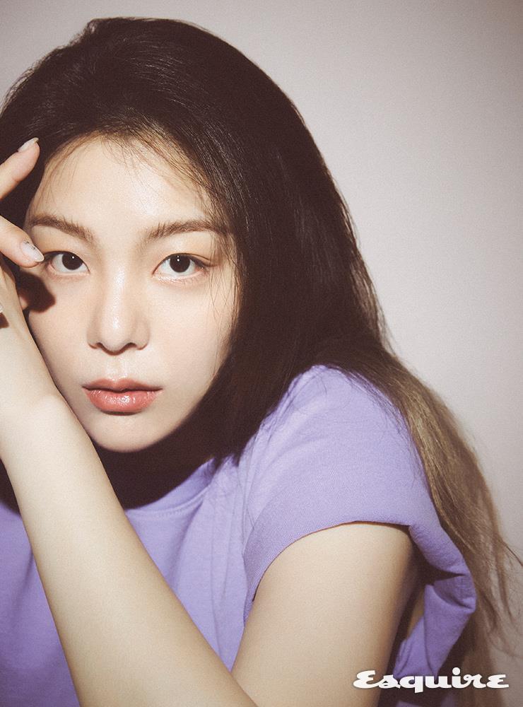 티셔츠 스포티 앤 리치. 네크리스 에끌라.