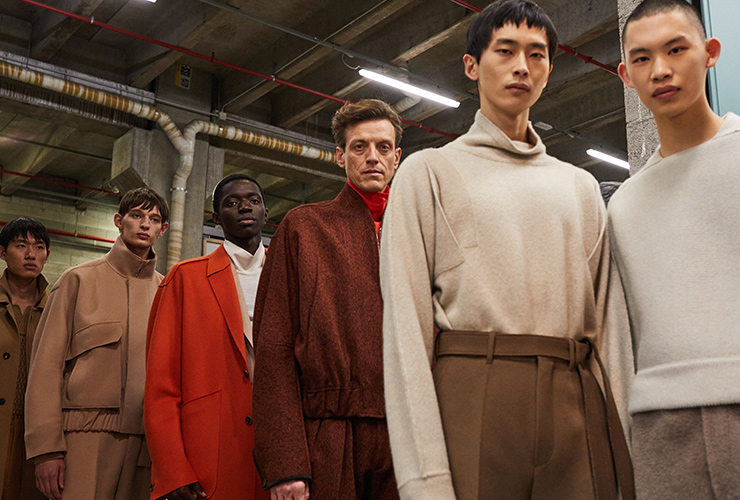 2021 F/W 제냐 쇼 백스테이지의 한 장면