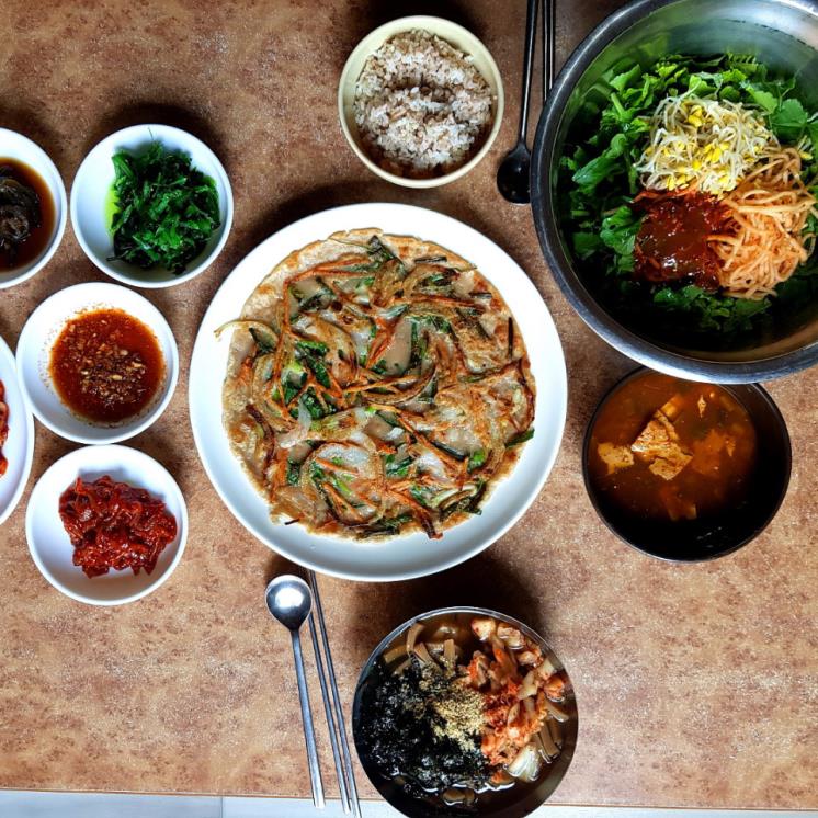 산밑할머니