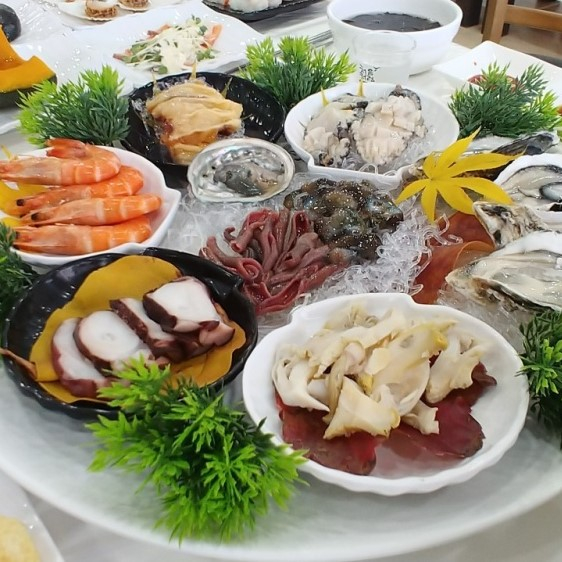 낙산항 팔도횟집