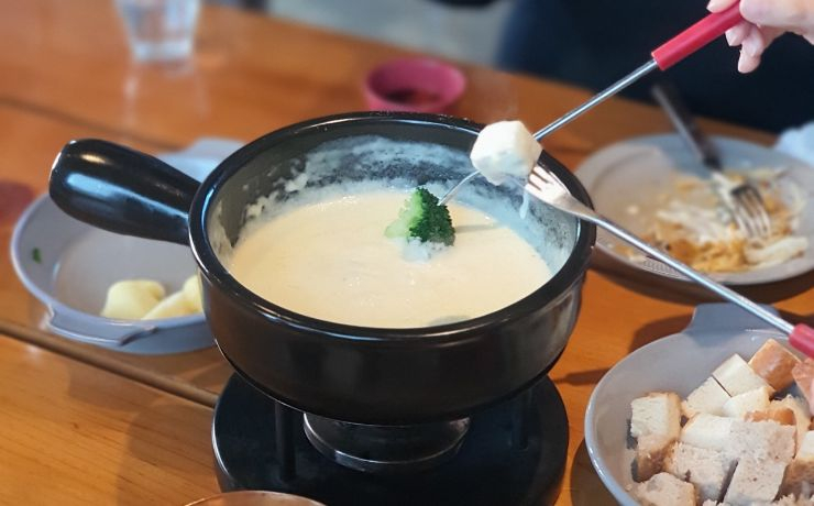 겨울에 유독 생각나는, 스위스식 치즈 퐁듀 맛집 4